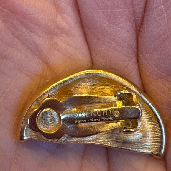 Vintage GIVENCHY Gold Clip-On Earrings – Lemon Slice Design - Picture 7 of 9